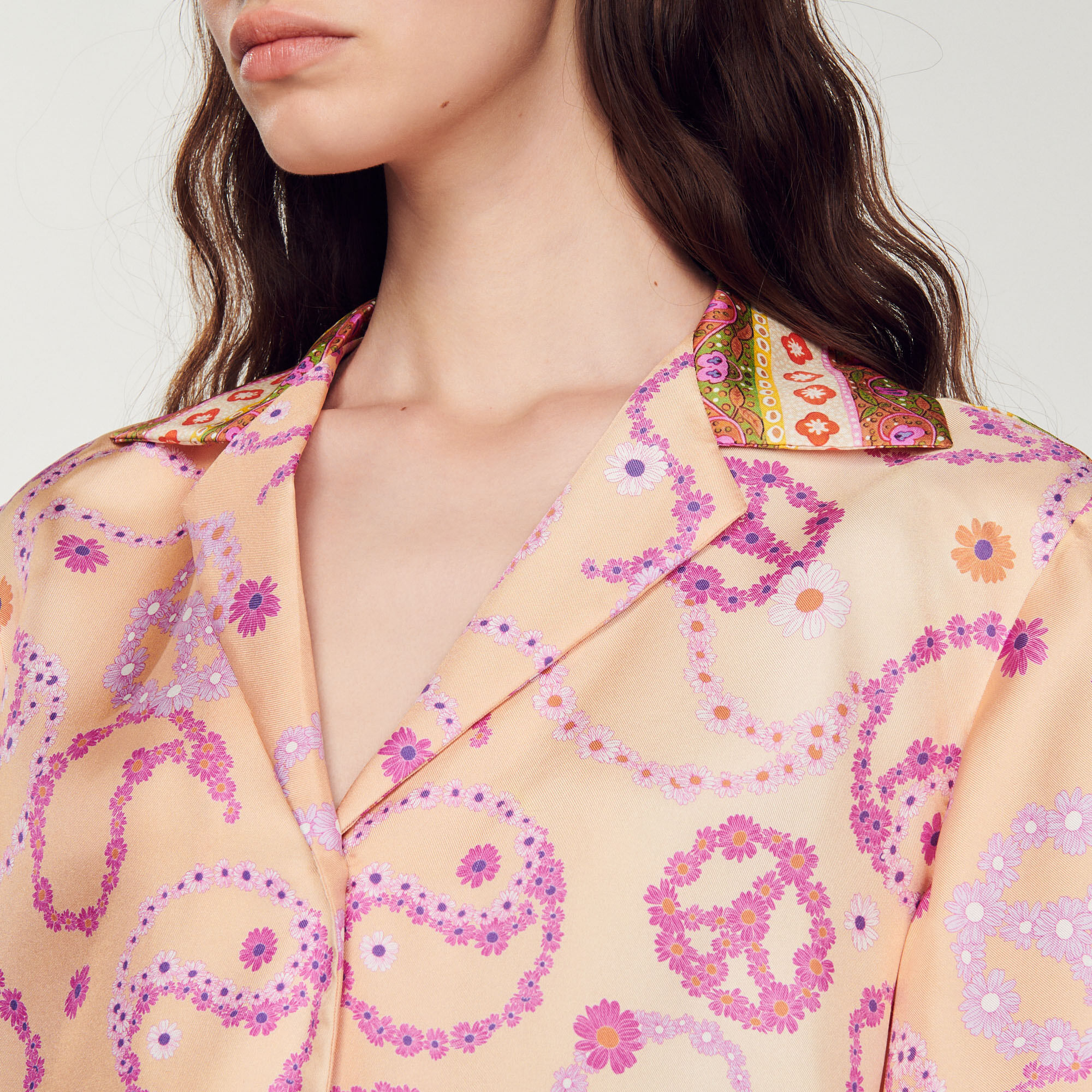 Flowing shirt with Peace & Love print