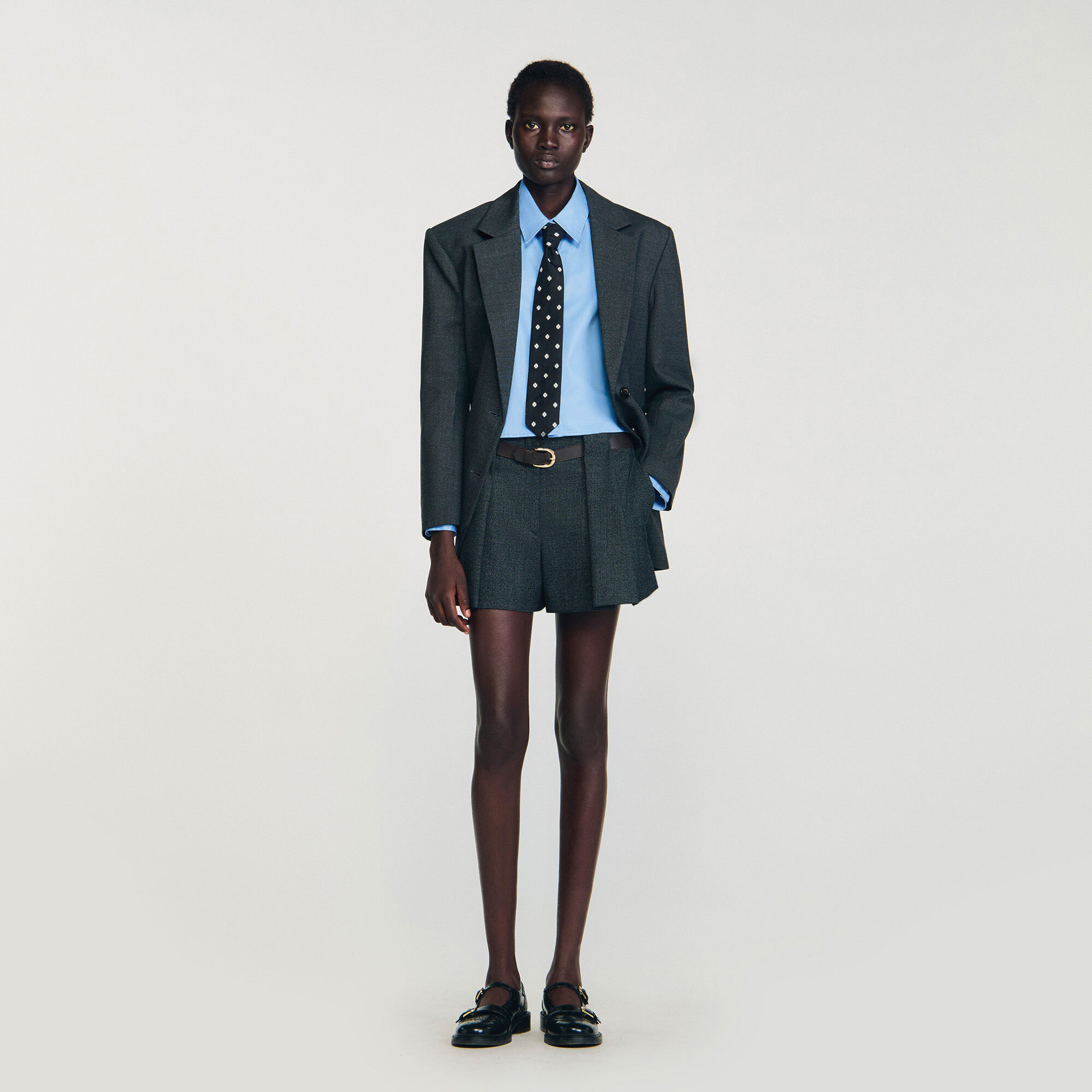Cropped shirt with detachable tie