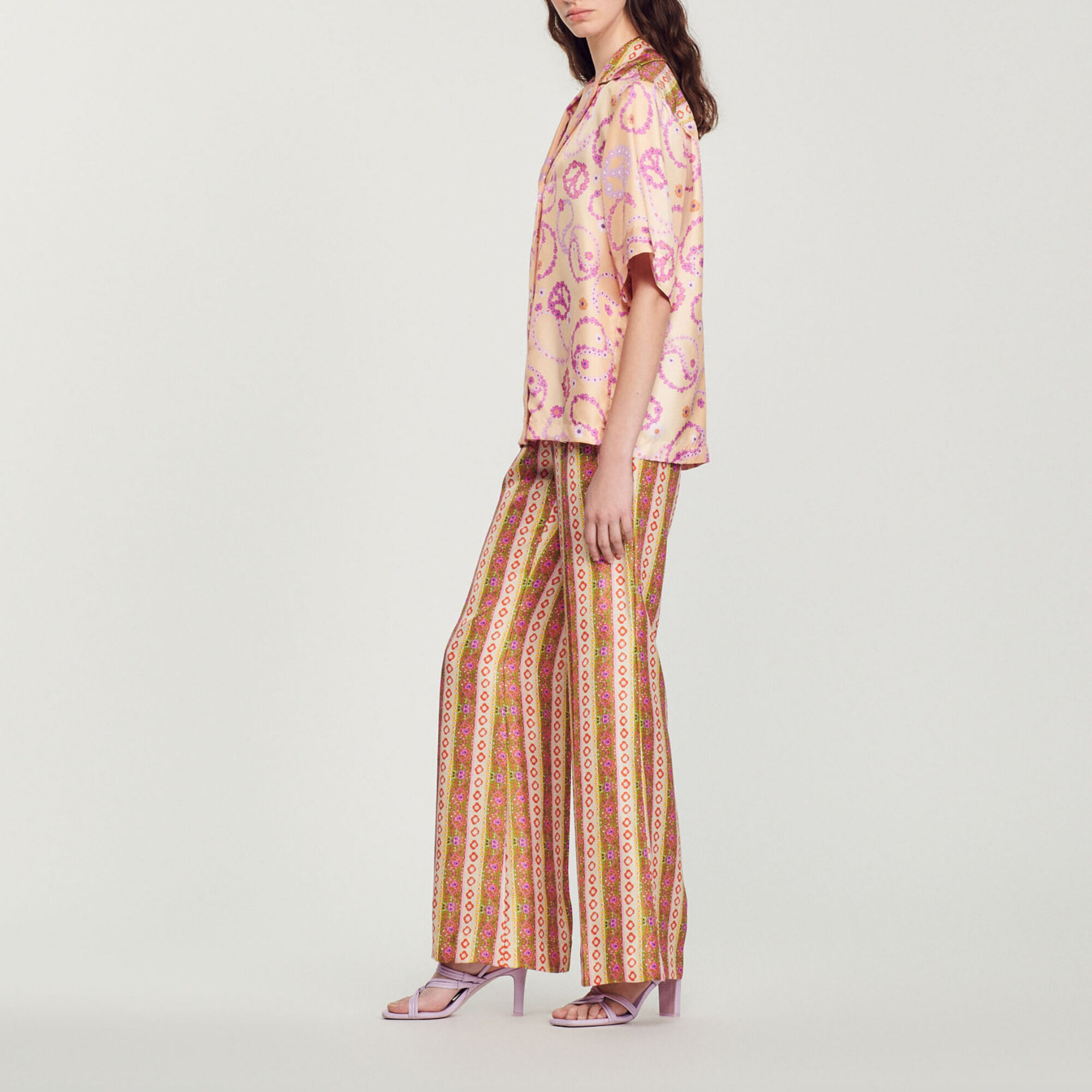 Flowing shirt with Peace & Love print