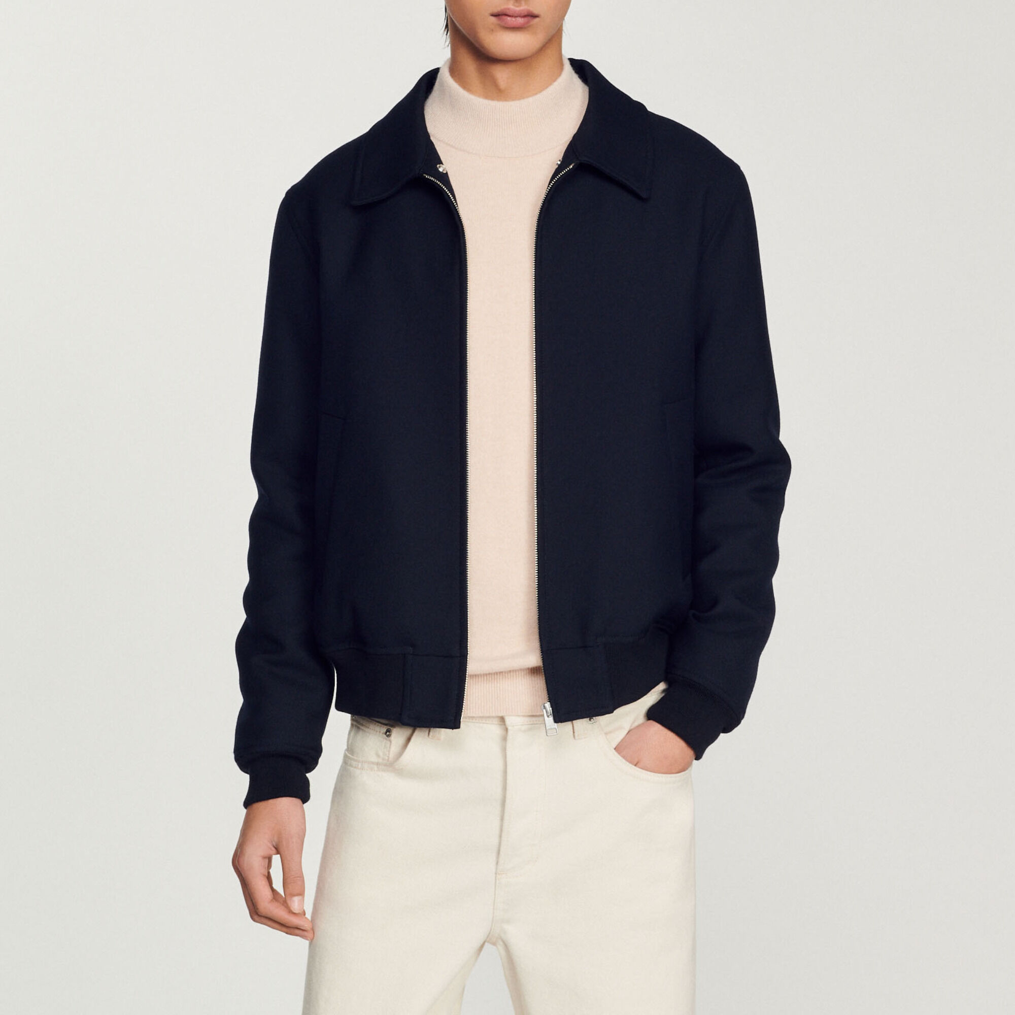 Jacket with removable collar