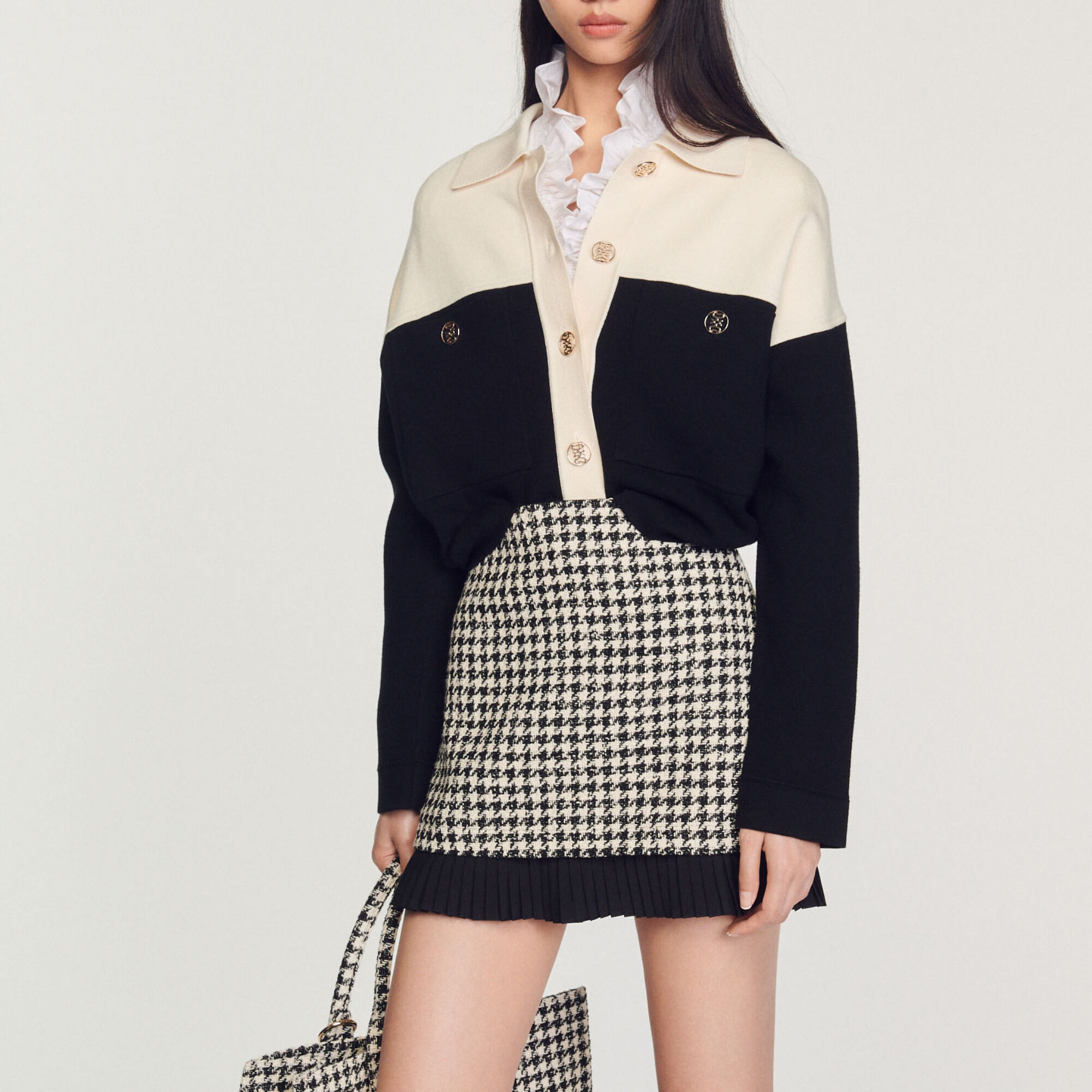 Short houndstooth tweed skirt