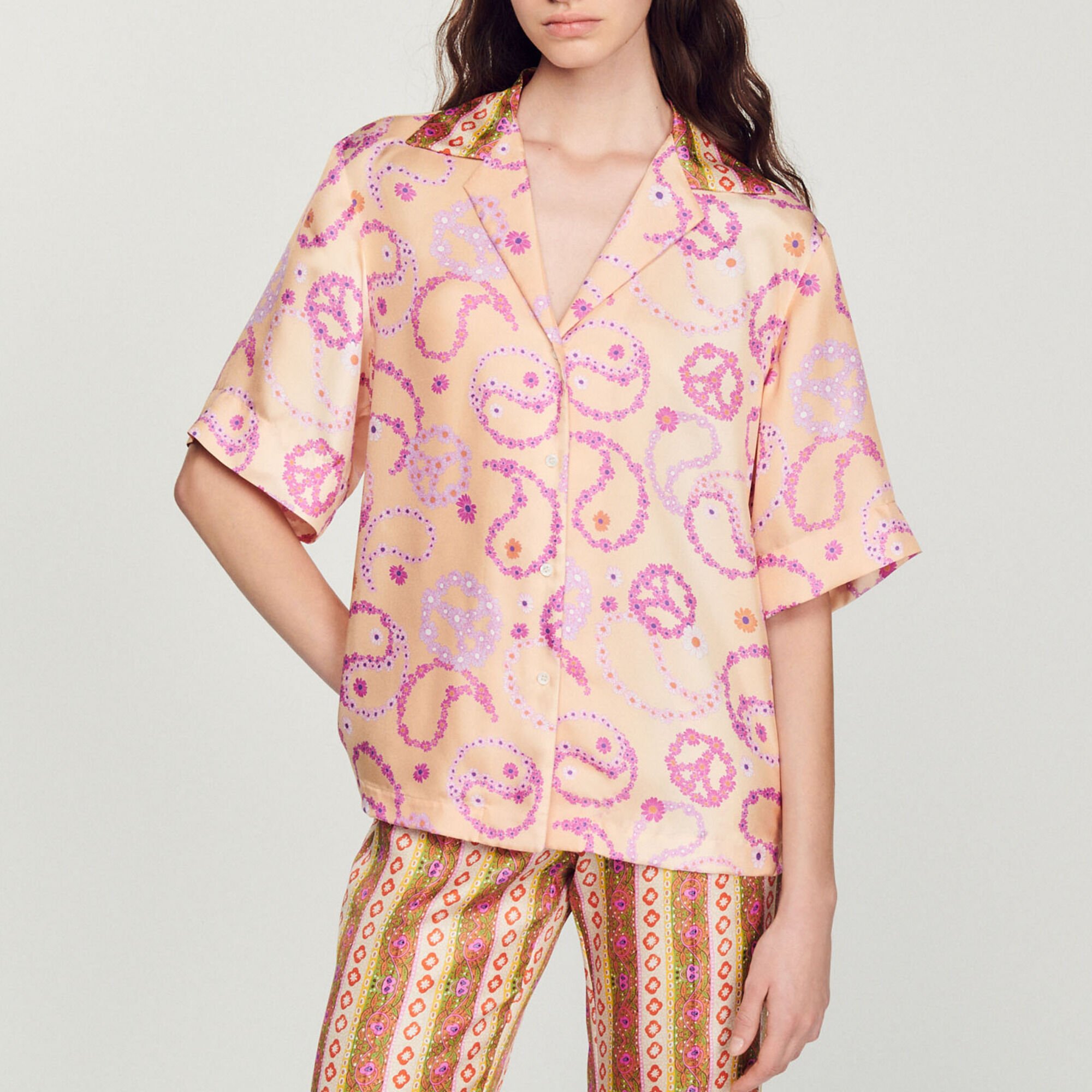 Flowing shirt with Peace & Love print