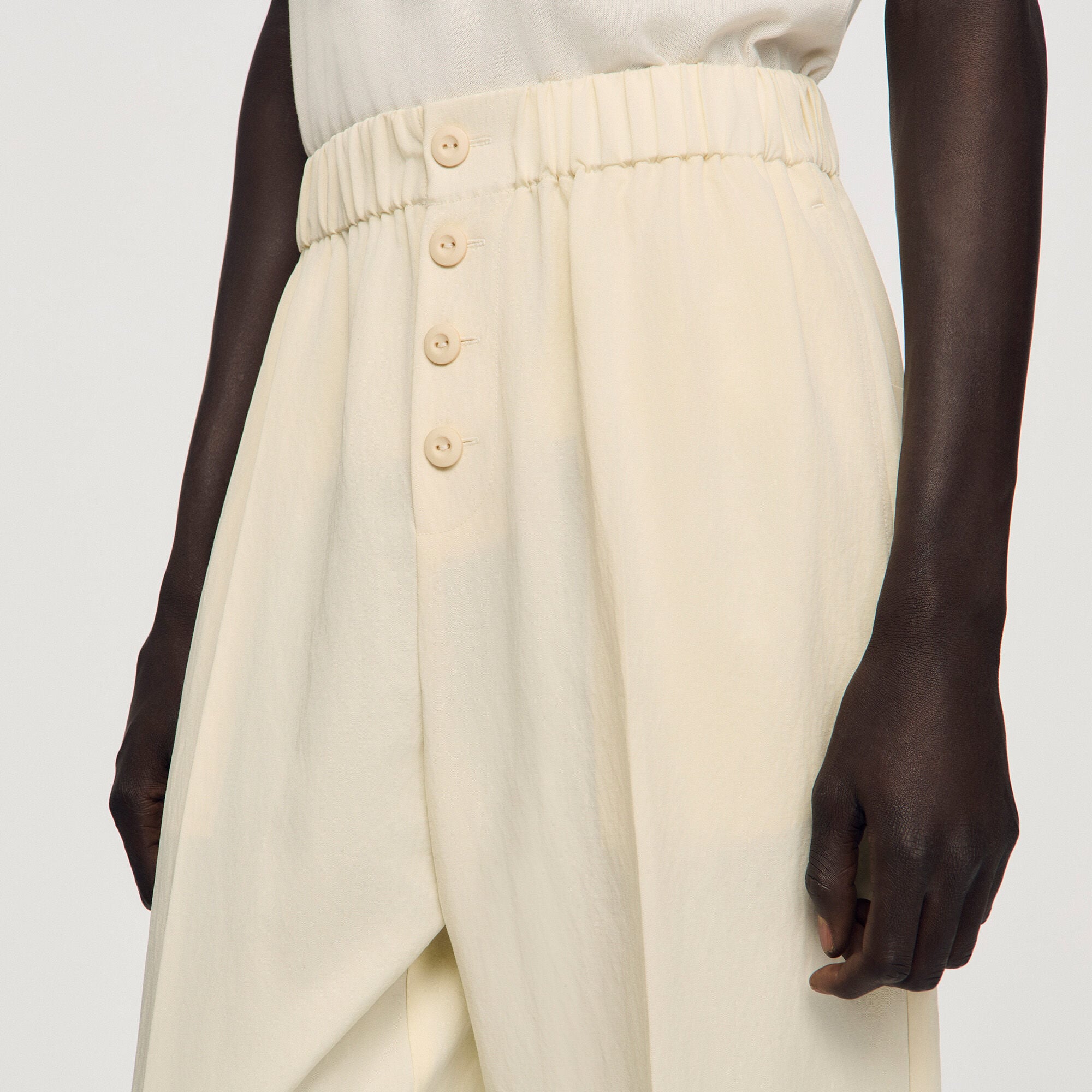 Flowing elasticated trousers