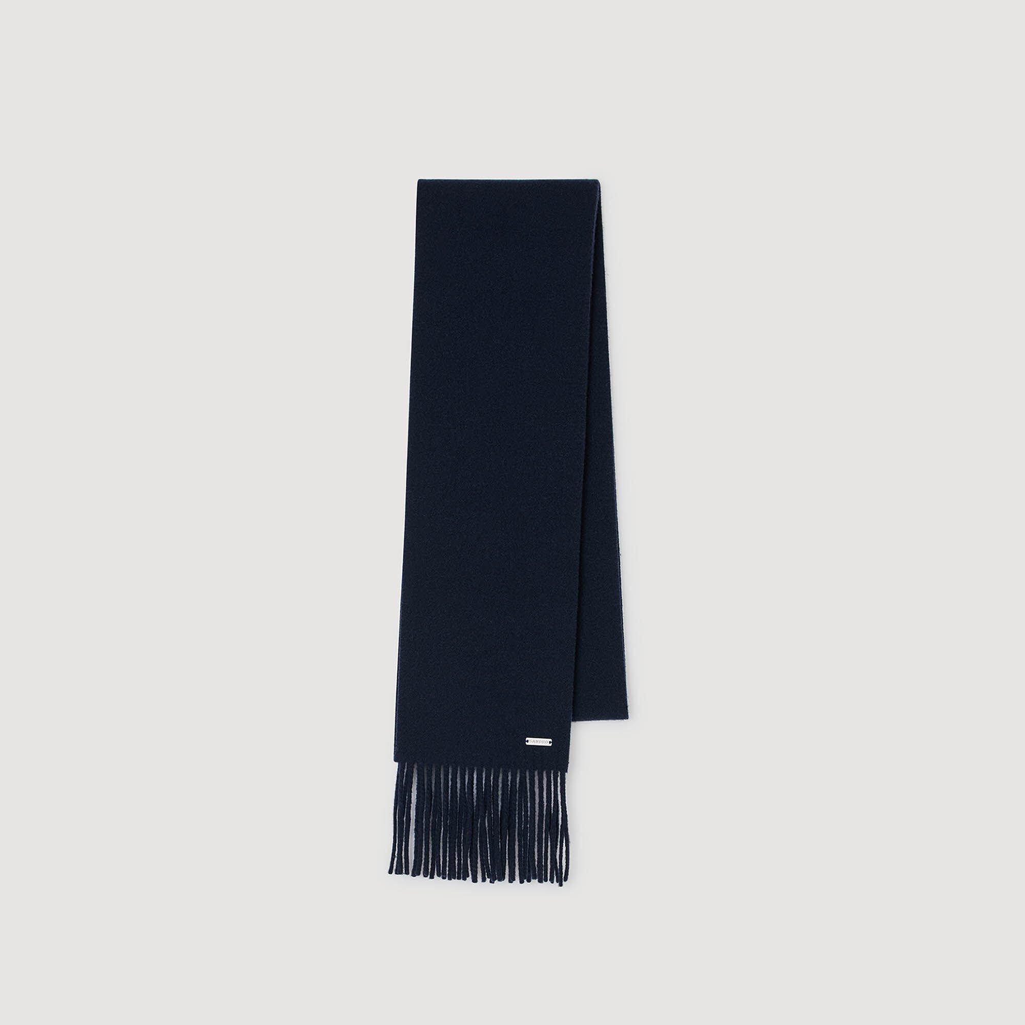Fringed wool scarf