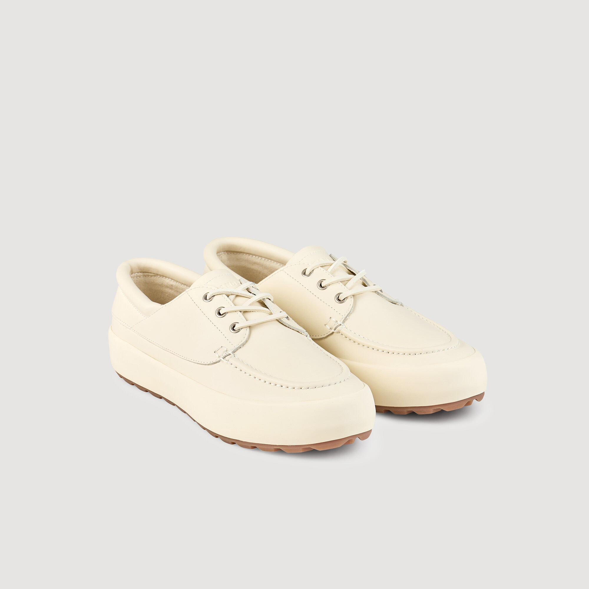 Leather boat shoes