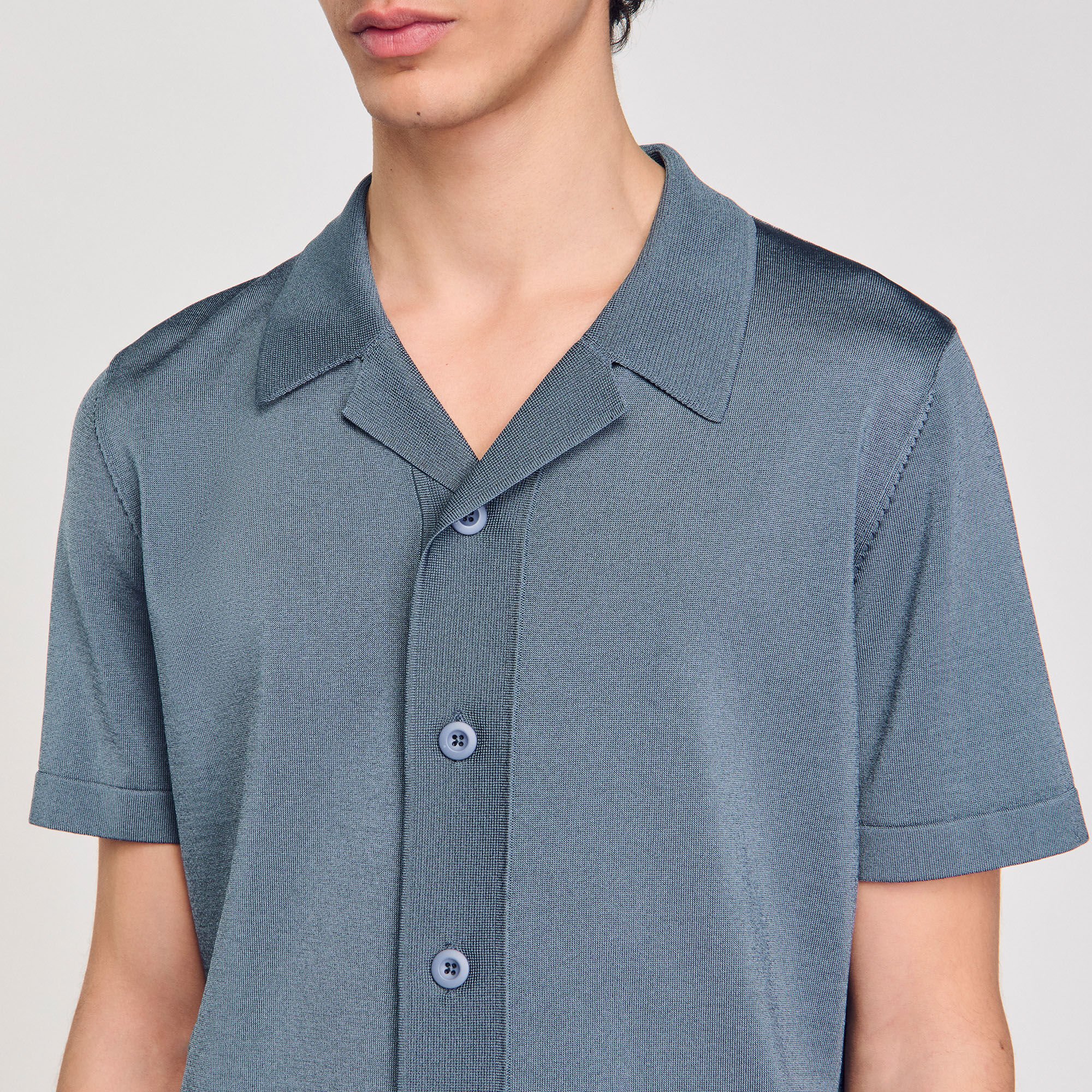 Short-sleeved shirt