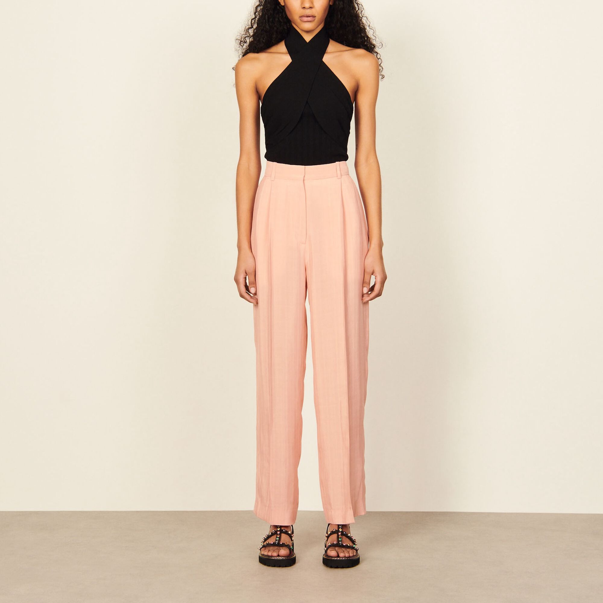 Straight trousers with pleats