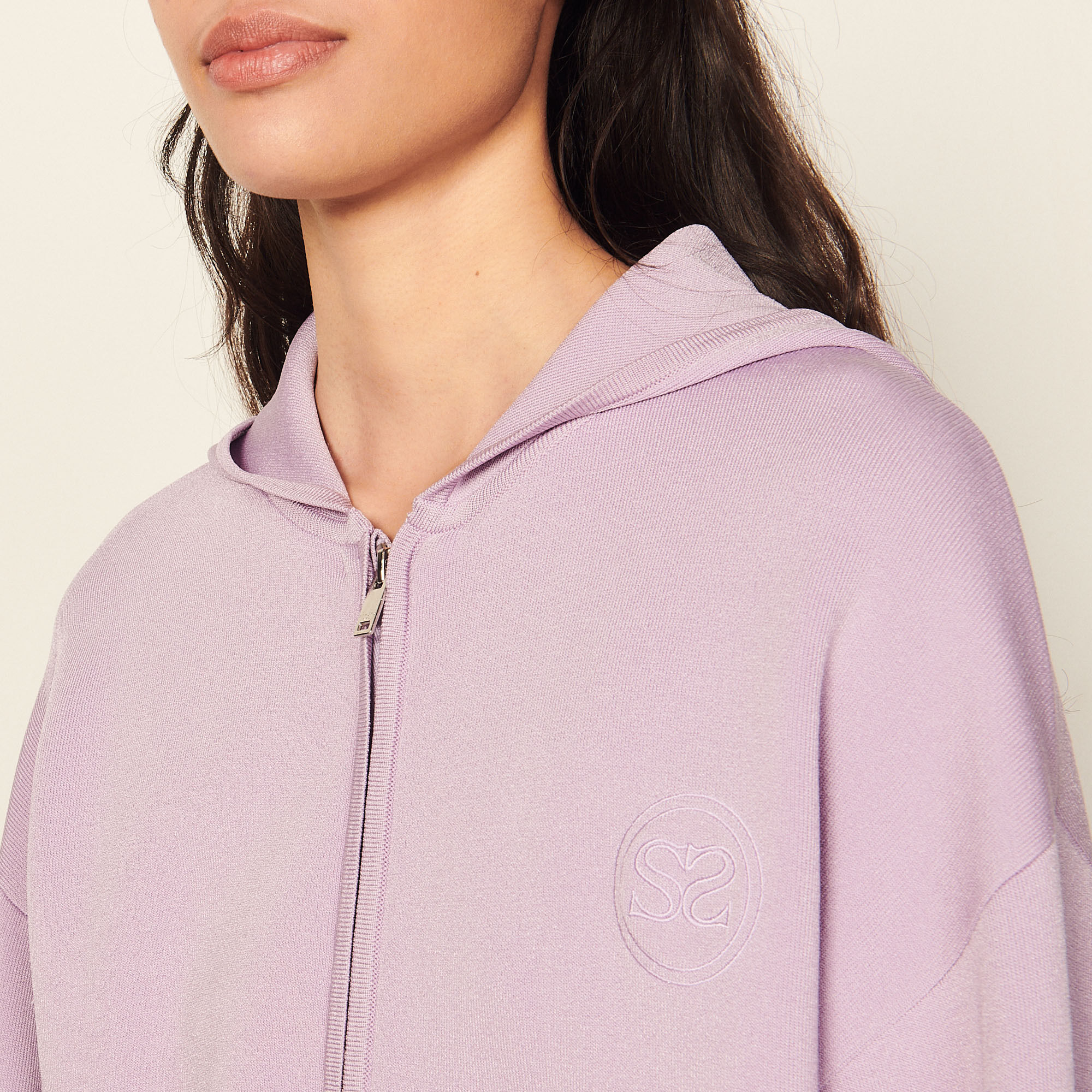  Embroidered zipped hoodie