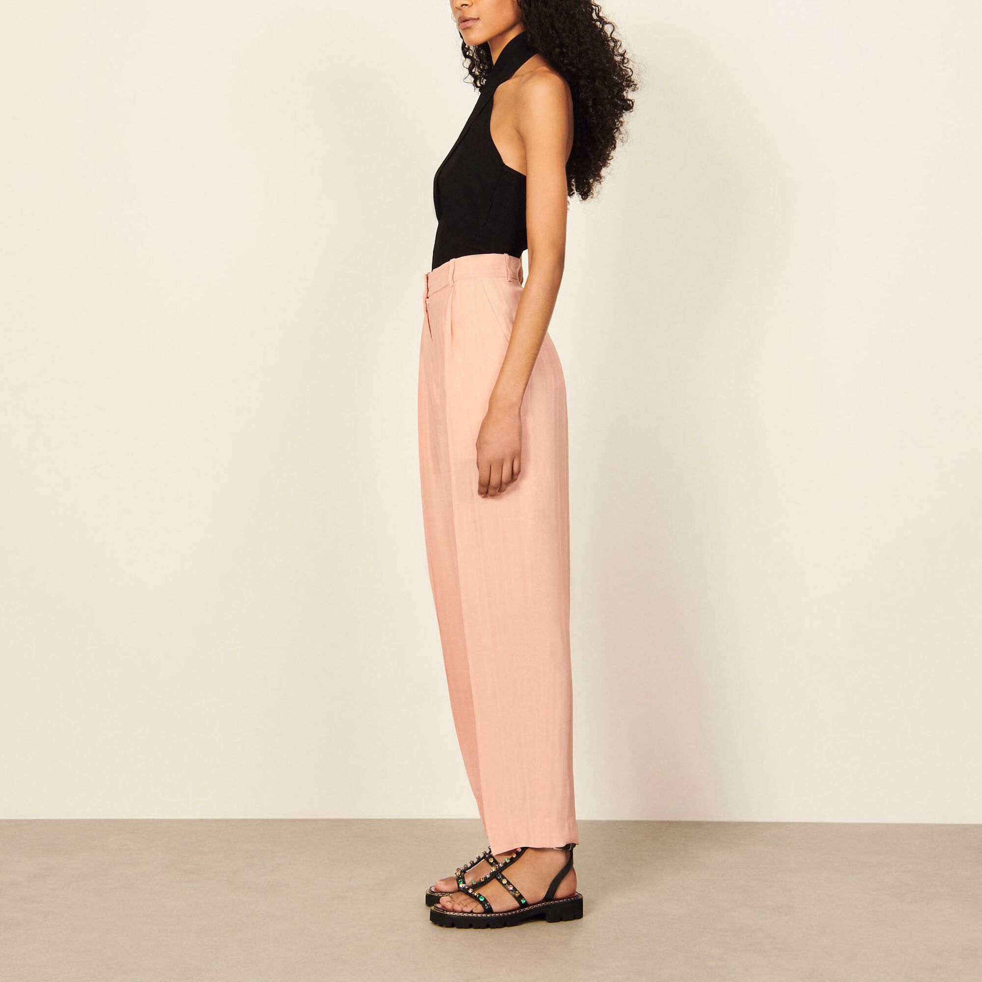 Straight trousers with pleats