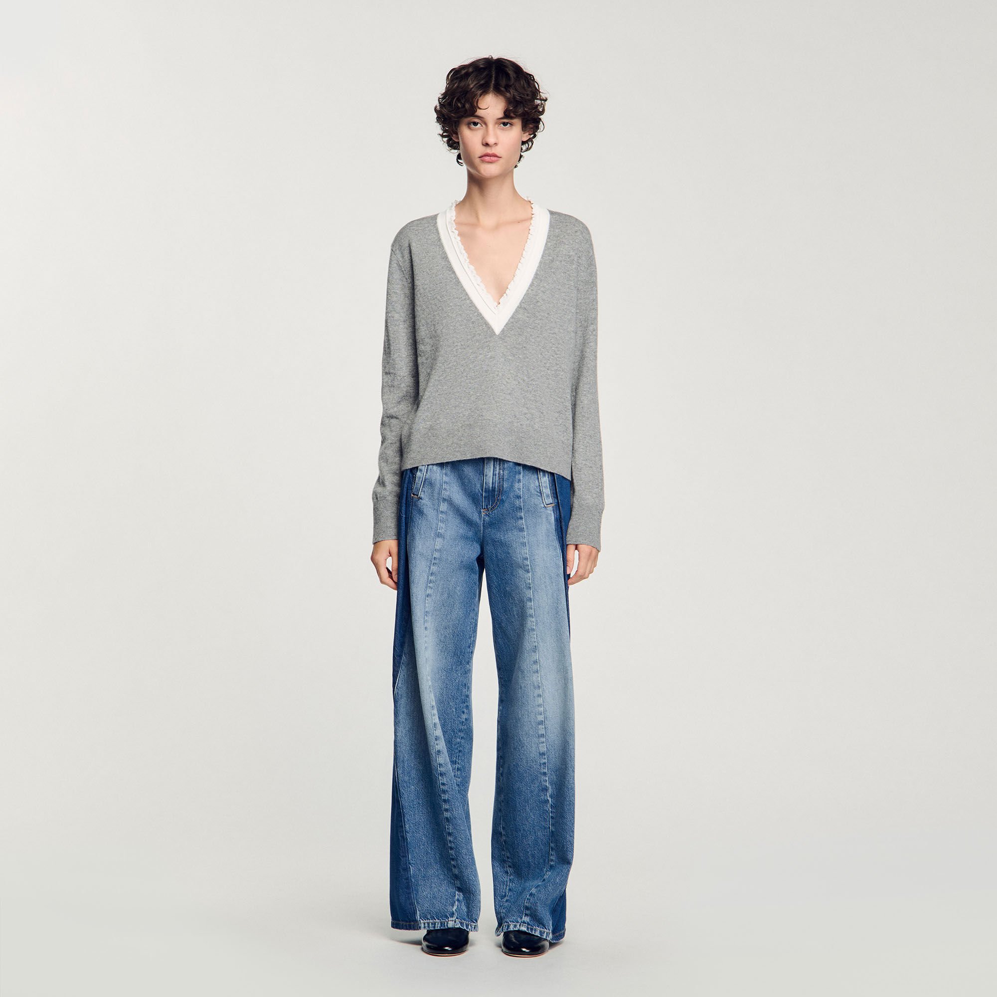 V-neck jumper