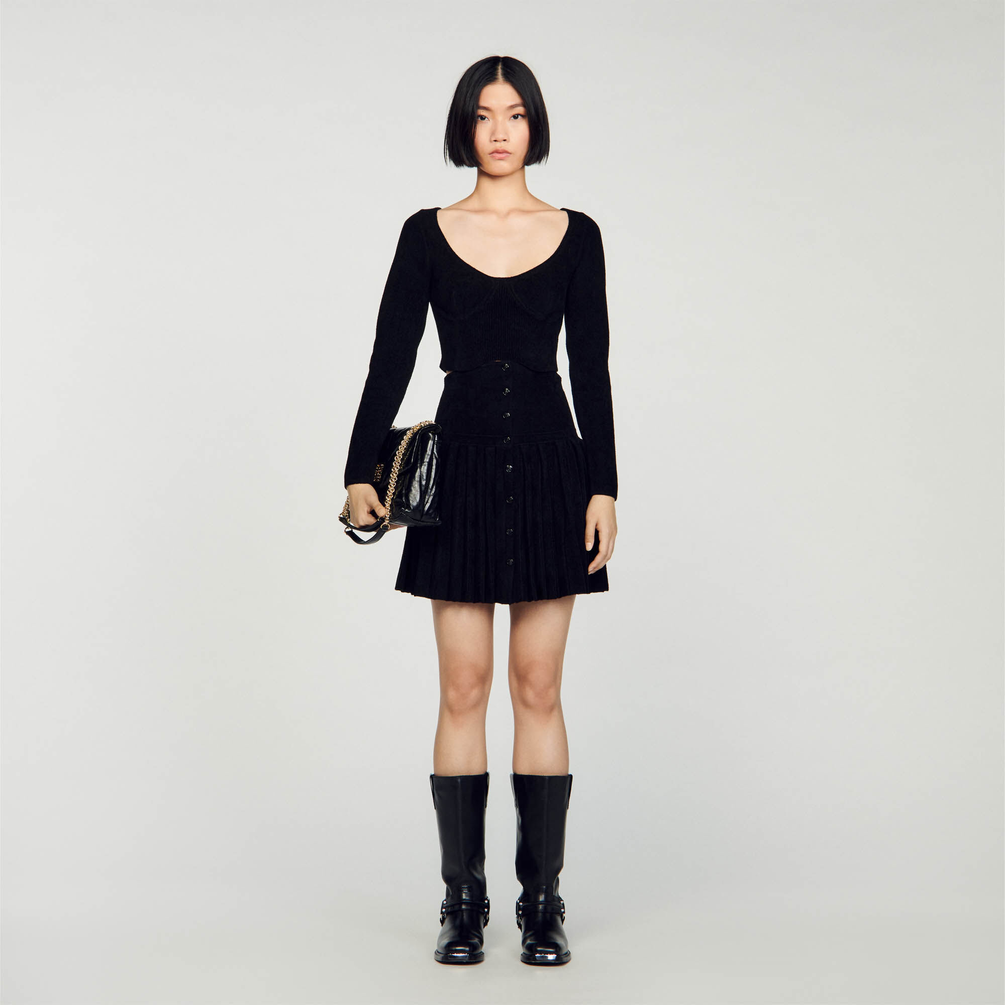 Short black best sale jumper