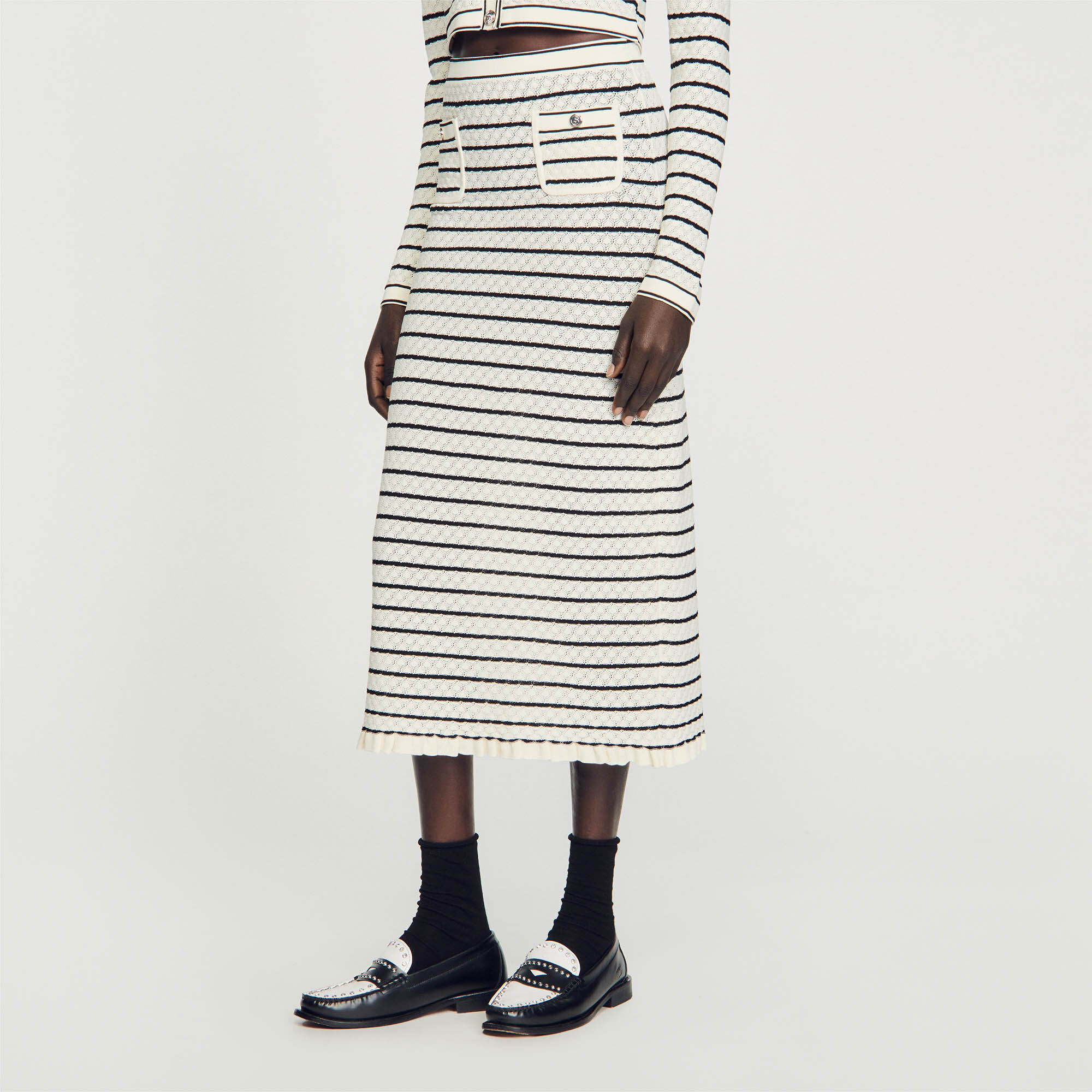 Black and white striped puffy skirt discount
