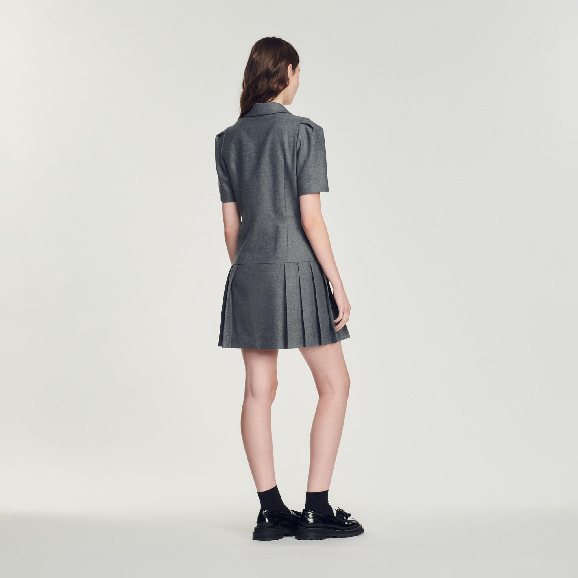 Short dress with tailored collar
