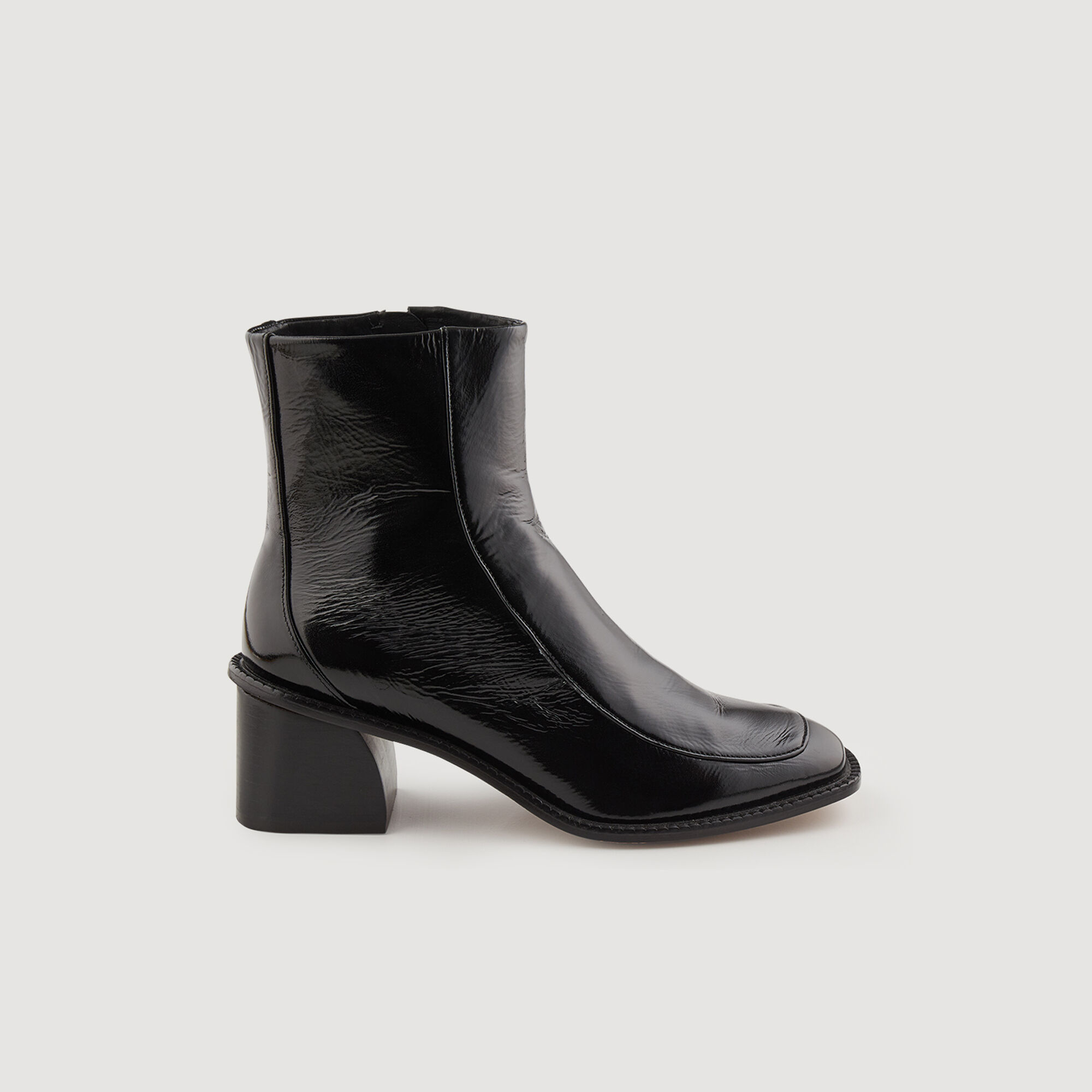 Patent leather boots with heel